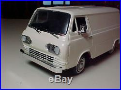 1965 Ford Econoline Van Pro Built Resin Model Car NICE Scaled in 1/25