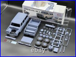 1/25 1972 International Harvester Travelall 4th Gen Resin Model Kit with Engine