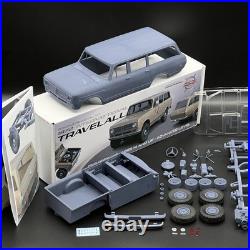 1/25 1972 International Harvester Travelall 4th Gen Resin Model Kit with Engine