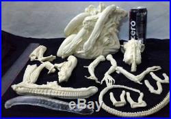 1/6 Alien Pile Model Monster Figure Unpainted Unassembled Good Resin Kit 12
