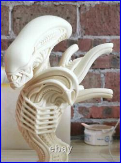 Alien Bust Figure Model Kit Unpainted Unassembled GK Resin H31cm(12.5inch)