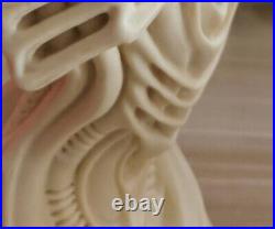 Alien Bust Figure Model Kit Unpainted Unassembled GK Resin H31cm(12.5inch)