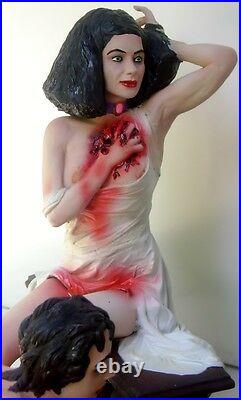BLOODY COUNTESS Resin Professionally AIR BRUSHED PAINTED built model AURORA
