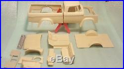 Dodge W 500 Crewcab & bed 1970 1/25 resin