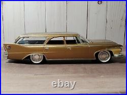 JoHan 1960 Plymouth Fury Station Wagon 125 Built Resin Model Car Kit Modelhaus