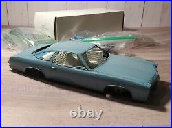 JoHan / Modelhaus 1975 Olds Cutlass Promo 125 Scale Resin Model Car Kit