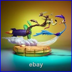 Looney Tunes Figures Road Runner and Wile E Coyote (6.5 Inch Resin Models)