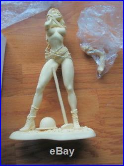 Modelers Resource Barely Working Nude Construction Girl Resin Figurine Kit