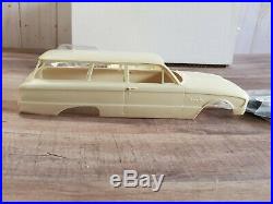 Modelhaus 1961 Ford Falcon Station Wagon 125 Scale Deluxe Resin Model Car Kit