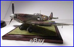 Pro-built and painted 1/32 spitfire mkIIa scale model diorama+resin raf pilot