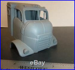 RESIN 1950s GMC 950 CAB COE TRUCK WithSLEEPR CANNONBALL 1/25 MODEL CAR MOUNTAIN
