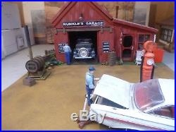 SALE! WCPD 1950'S barn style runkle's garage old stock 1/24 no longer produced