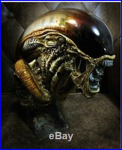 Unpainted 1/3 alien bust with clear dome, resin model kit