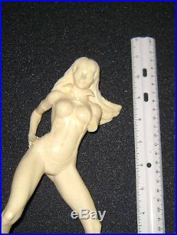VAMPIRELLA GONZALES POSE RESIN MODEL KIT 10.5 inches tall with base