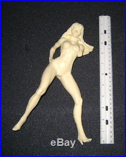 VAMPIRELLA GONZALES POSE RESIN MODEL KIT 10.5 inches tall with base
