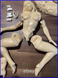 Vampirella Female Figure With Skull resin Adult model kit 100% Vtg RARE