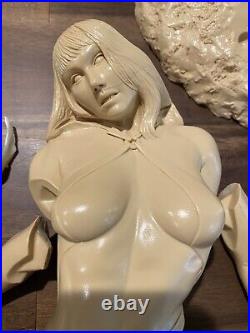 Vampirella Female Figure With Skull resin Adult model kit 100% Vtg RARE